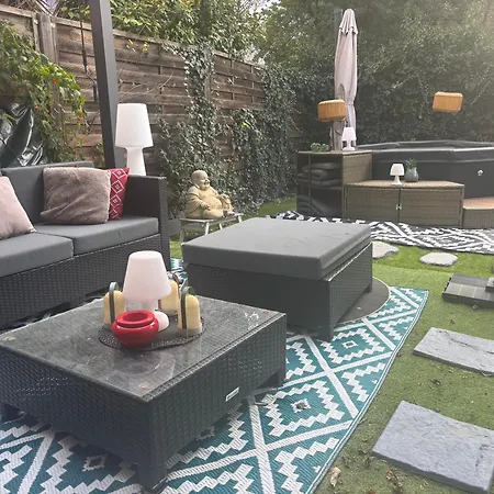 Havre De Paix Avec Jardin Et Terrasse Lattes